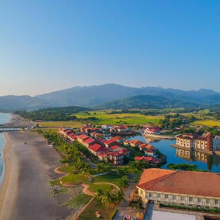 Las Casas Filipinas De Acuzar Bagac Exterior photo