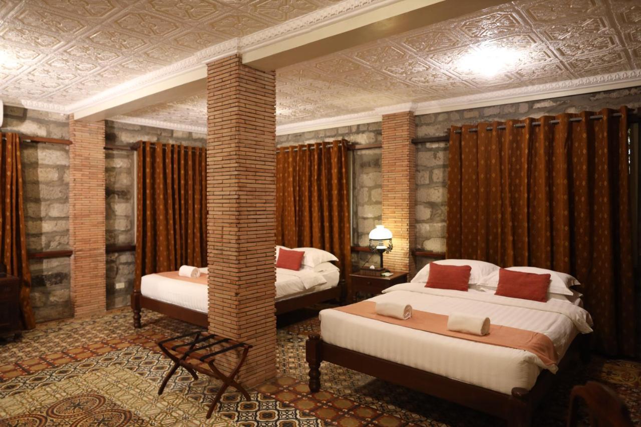 Las Casas Filipinas De Acuzar Bagac Exterior photo