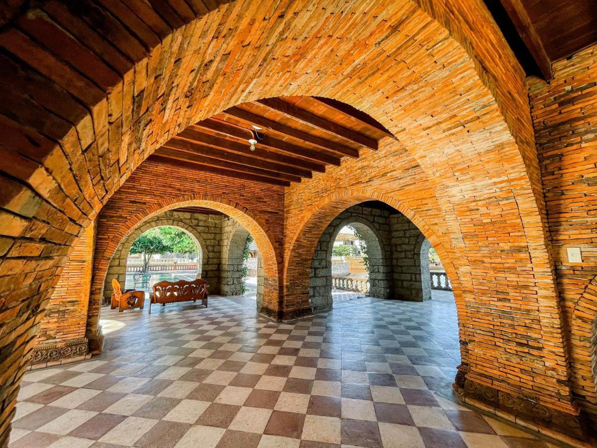 Las Casas Filipinas De Acuzar Bagac Exterior photo