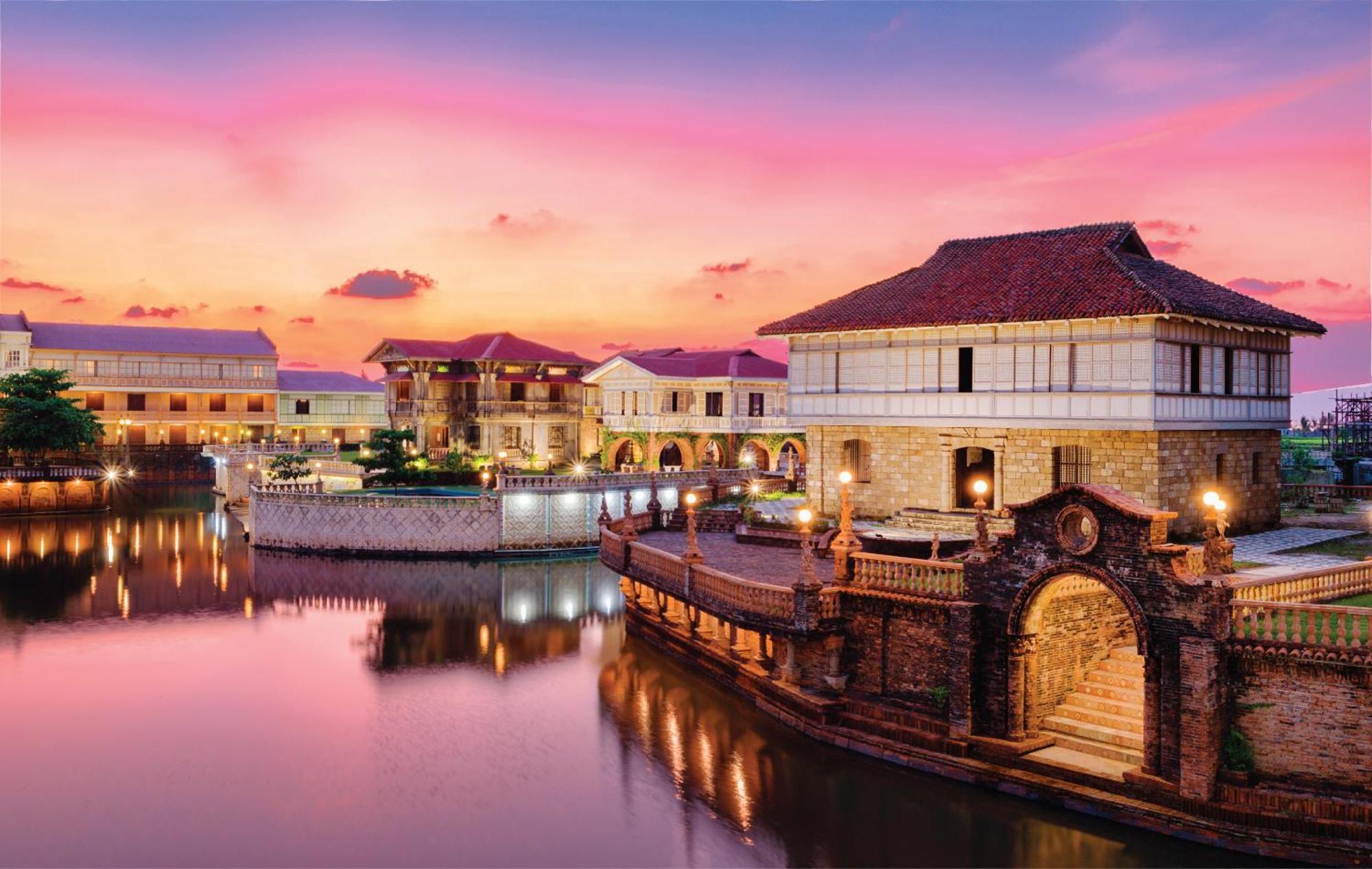 Las Casas Filipinas De Acuzar Bagac Exterior photo
