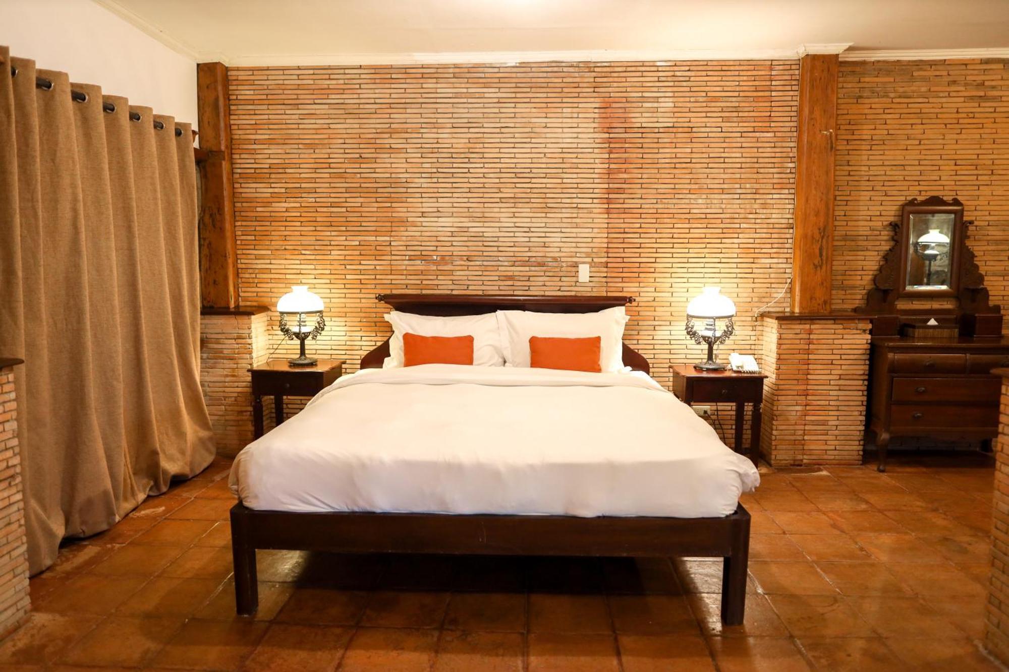 Las Casas Filipinas De Acuzar Bagac Exterior photo